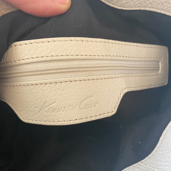 Kenneth Cole Large Tote - Picture 8 of 9